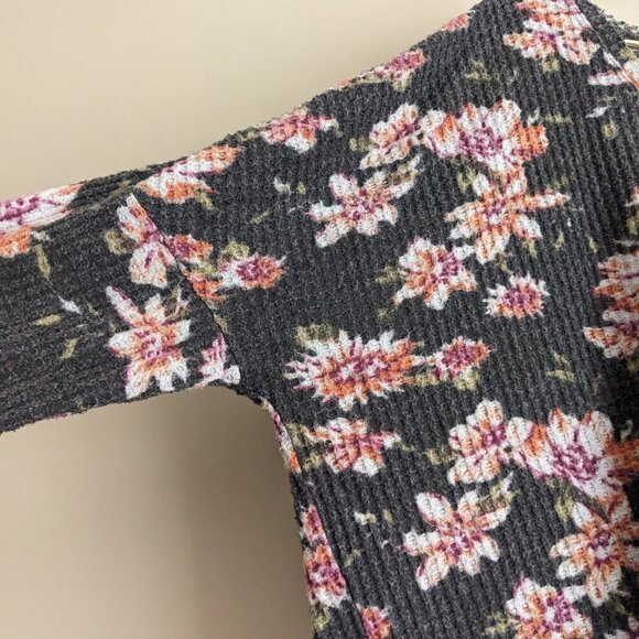 Out From Under Oversized Cozy Thermal V-Neck Top - Picture 5 of 5